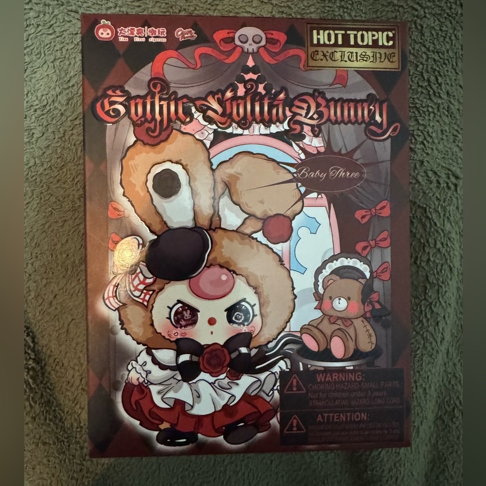 Gothic Lolita baby three Bunny Figure pendant BLIND BOX HOT TOPIC EXCLUSIVE NIB